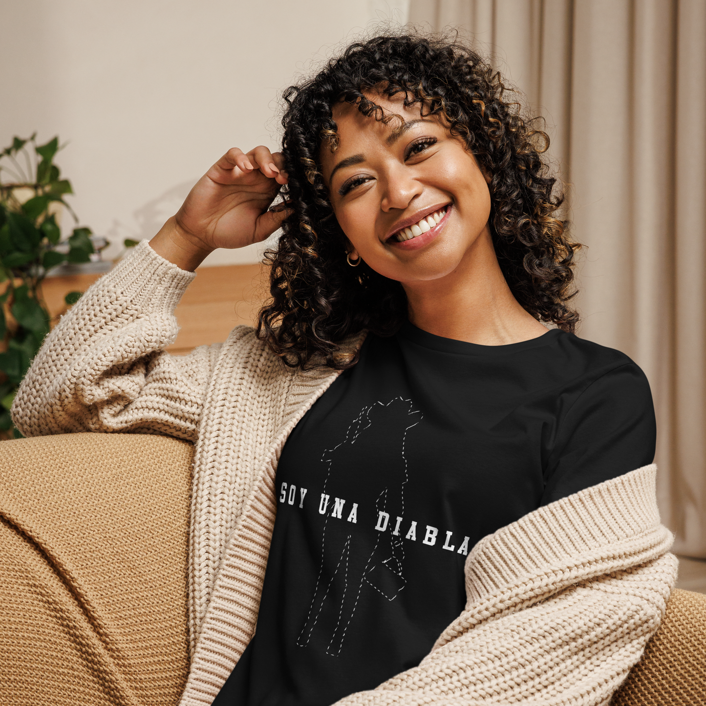 Soy Una Diabla Women's Authentic Mexican Graphic Quote Tee