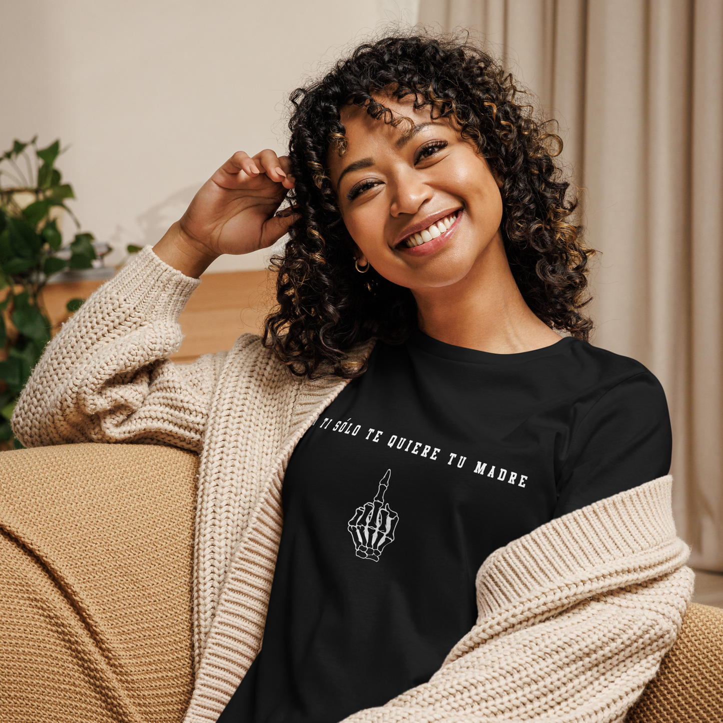 Solo Tu Madre Te Quiere Women's Authentic Mexican Graphic Quote Tee