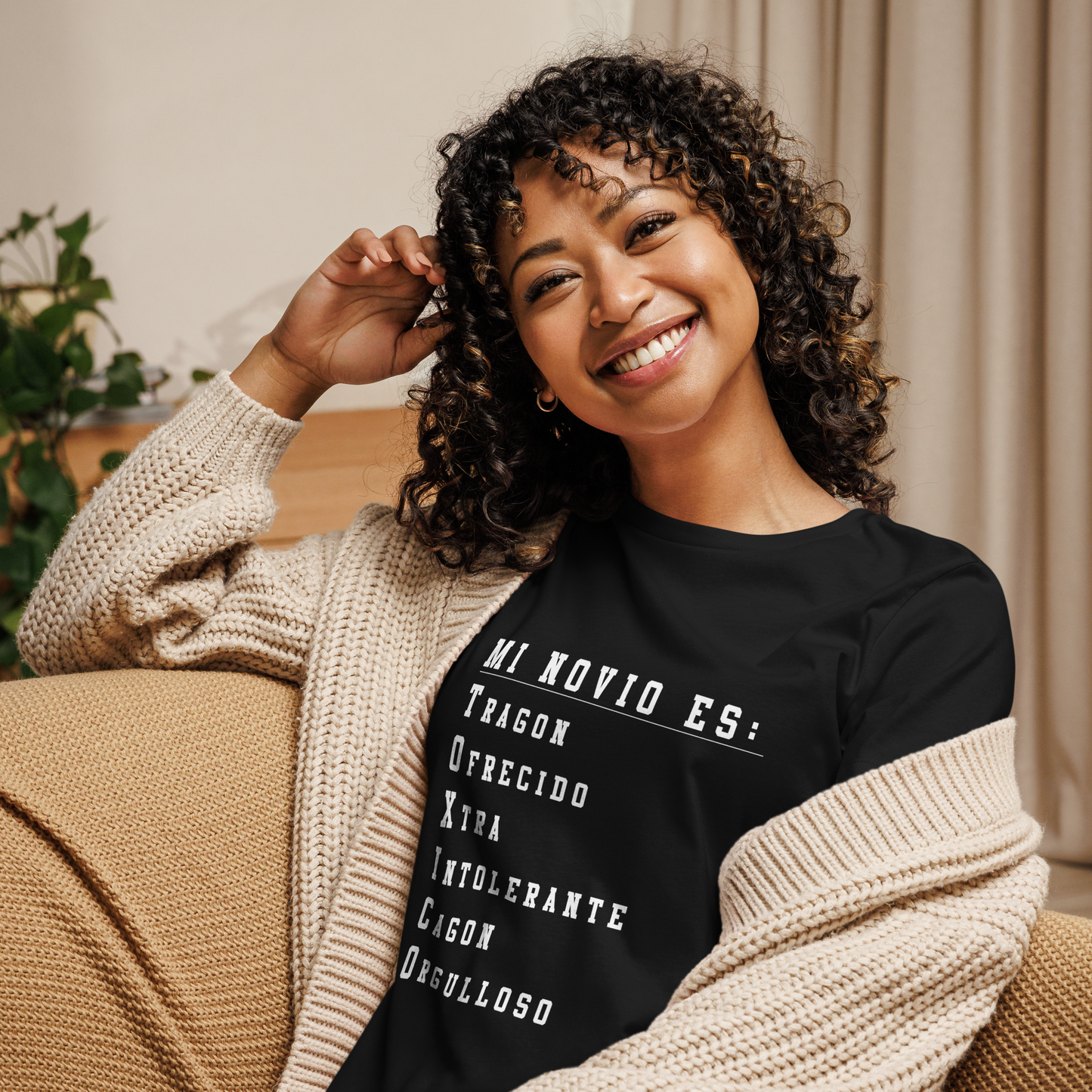 Mi Novio Es Tóxico Women's Authentic Mexican Graphic Quote Tee