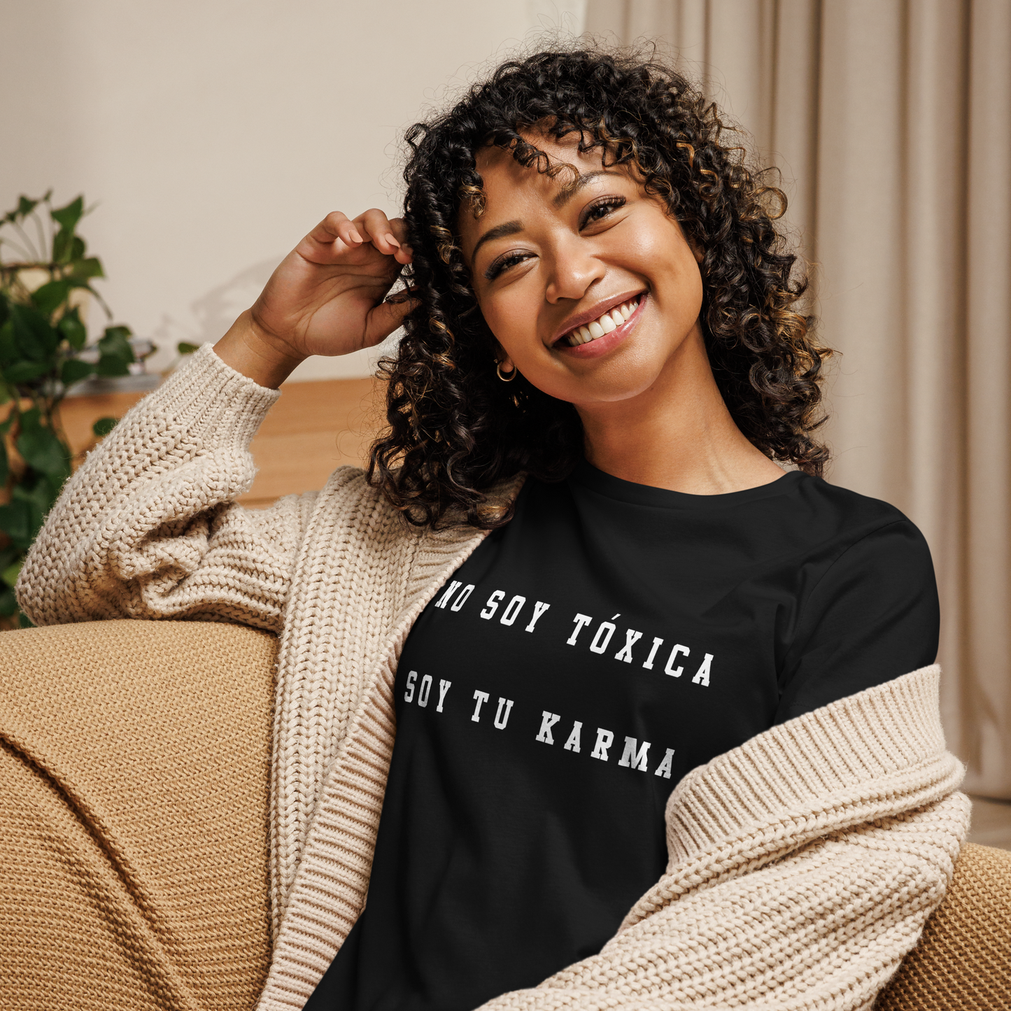 No Soy Tóxica Soy Tu Karma Women's Authentic Mexican Graphic Quote Tee